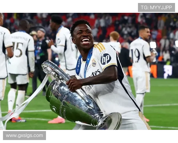 维尼修斯两次争议点球风波升温